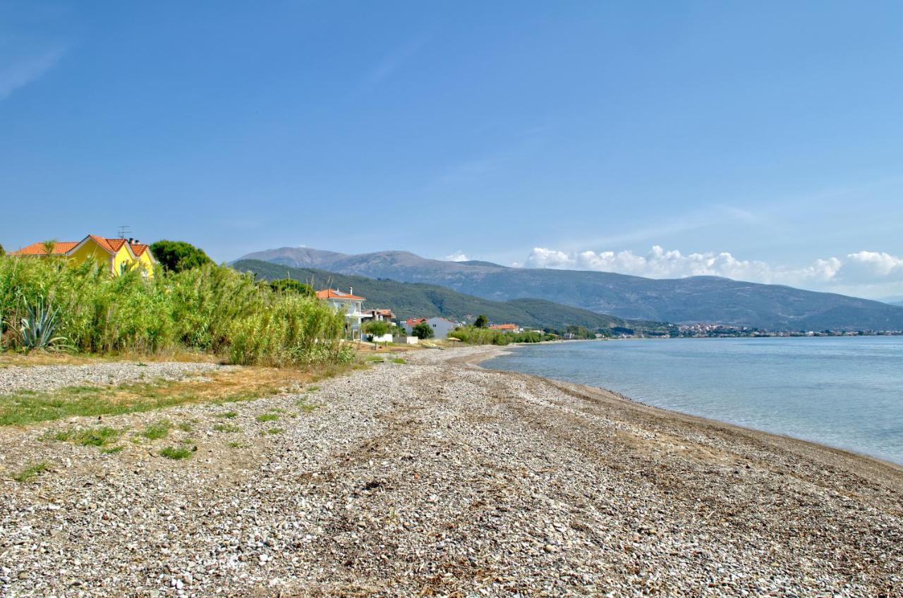 Epipleon Luxury Suites -105- Δωμάτιο 35Τμ Με Βεράντα 35Τμ Μπροστά Στη Θάλασσα Nafpaktos Bagian luar foto