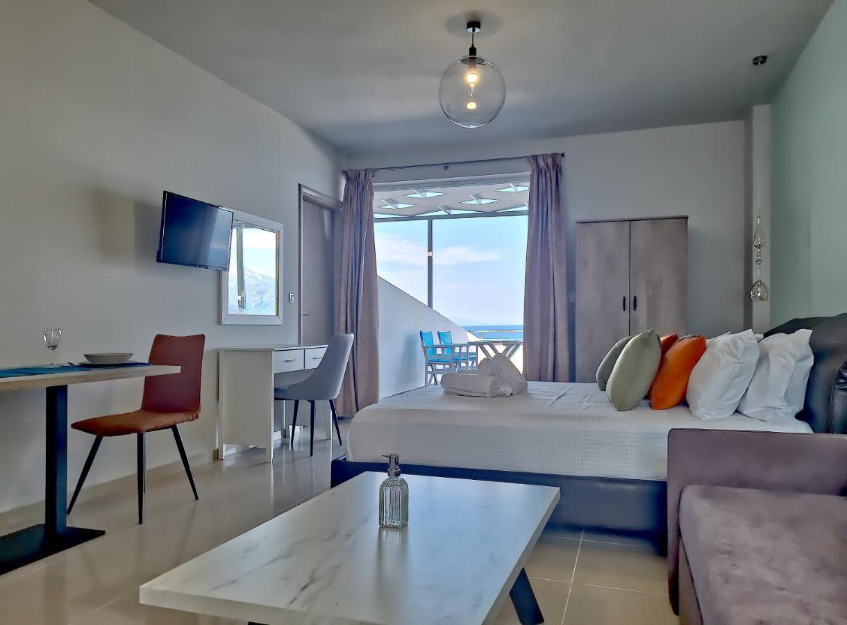 Epipleon Luxury Suites -105- Δωμάτιο 35Τμ Με Βεράντα 35Τμ Μπροστά Στη Θάλασσα Nafpaktos Bagian luar foto